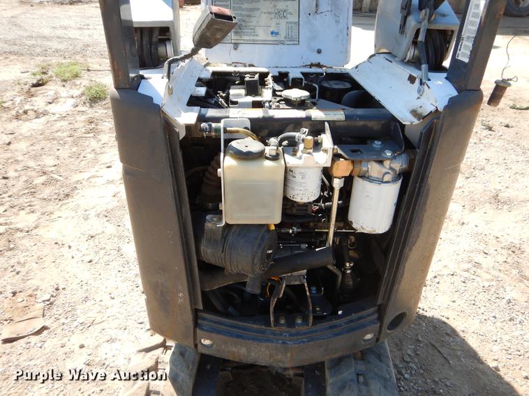 image for item EO9513 2009 Bobcat 418 mini excavator