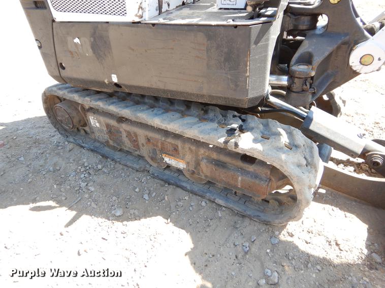 image for item EO9513 2009 Bobcat 418 mini excavator