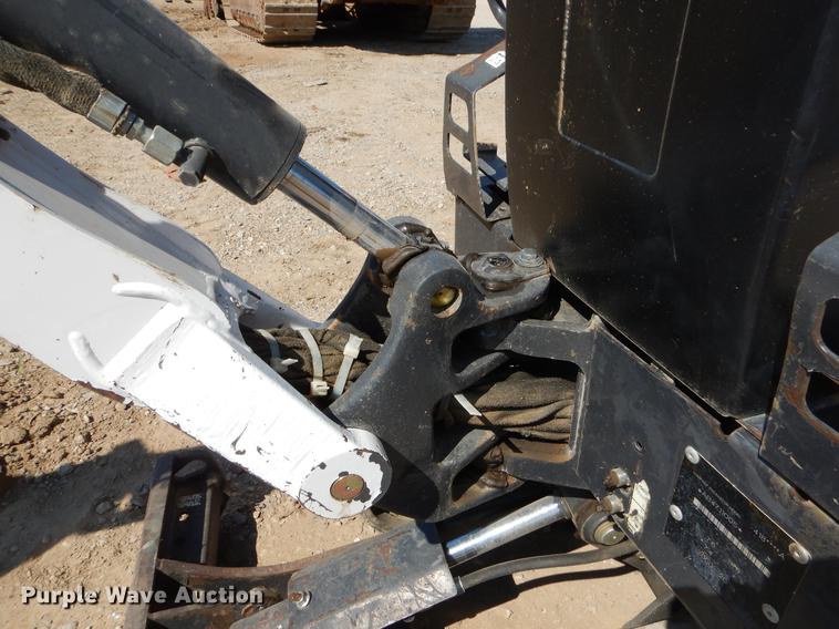 image for item EO9513 2009 Bobcat 418 mini excavator