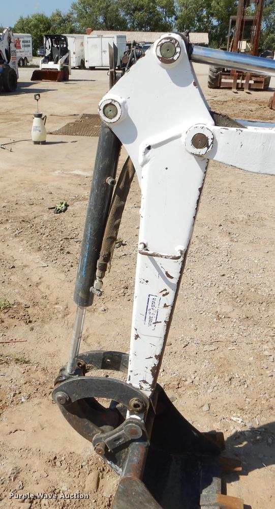 image for item EO9513 2009 Bobcat 418 mini excavator