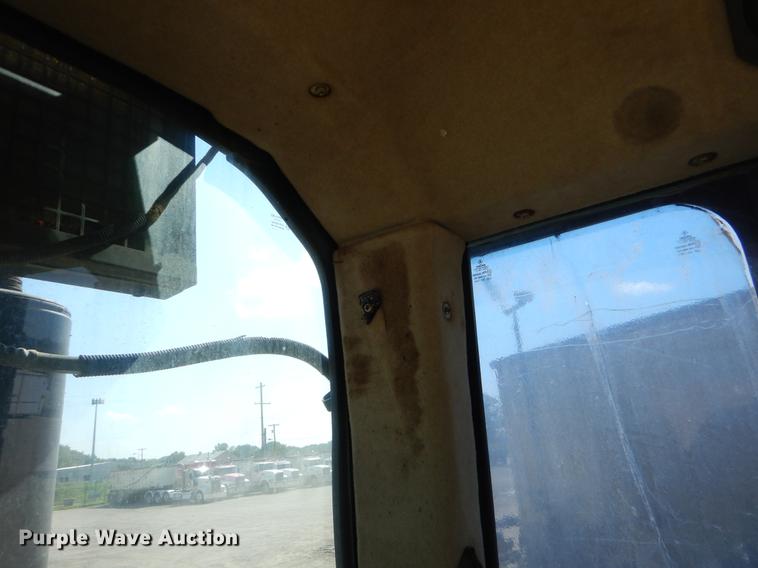 image for item EO9516 1993 Caterpillar 963C track loader