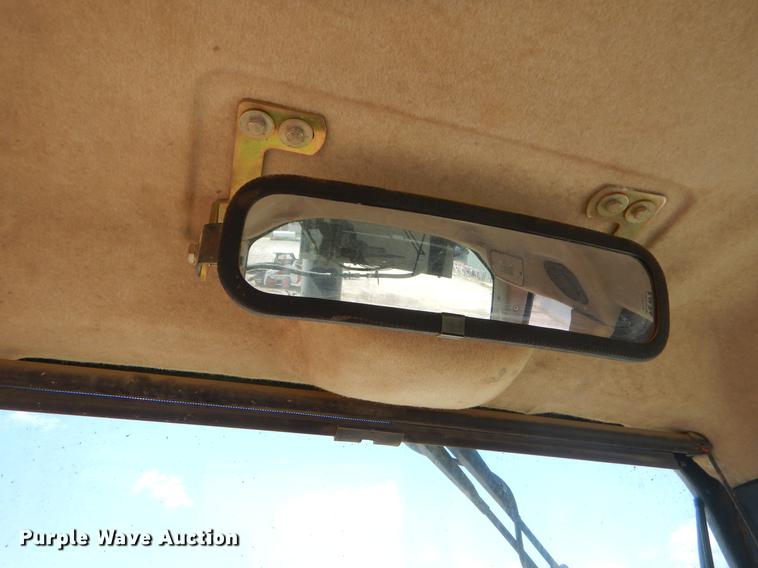 image for item EO9516 1993 Caterpillar 963C track loader