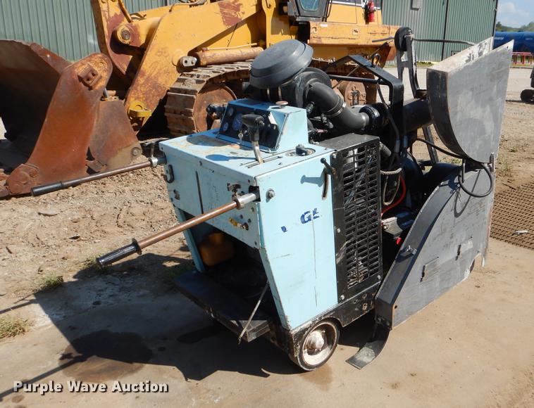 image for item EO9517 2005 Target Pro 66 concrete saw