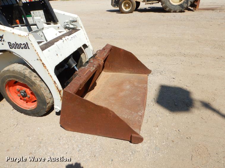 image for item EO9519 1997 Bobcat 450 skid steer