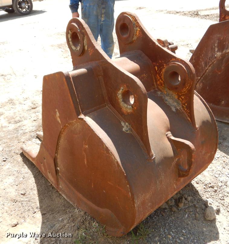 image for item EO9521 34"W bucket