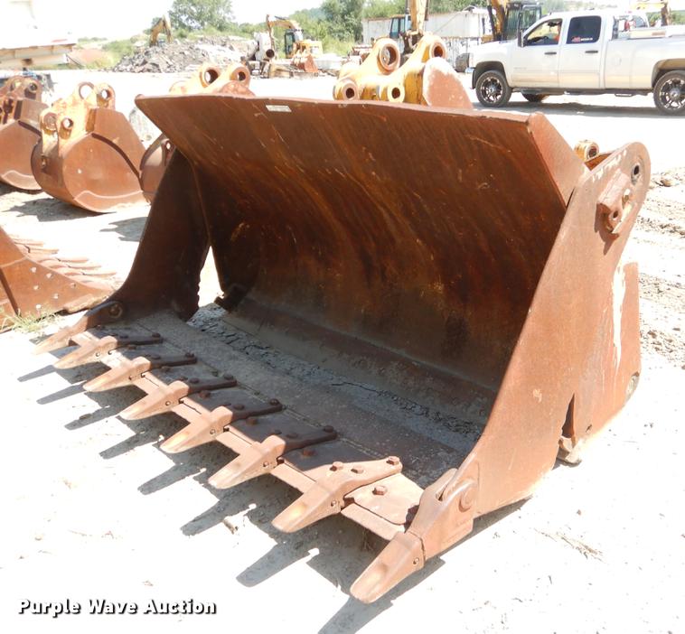 98"W clamshell loader bucket in Tulsa, OK Item EO9525 sold Purple Wave