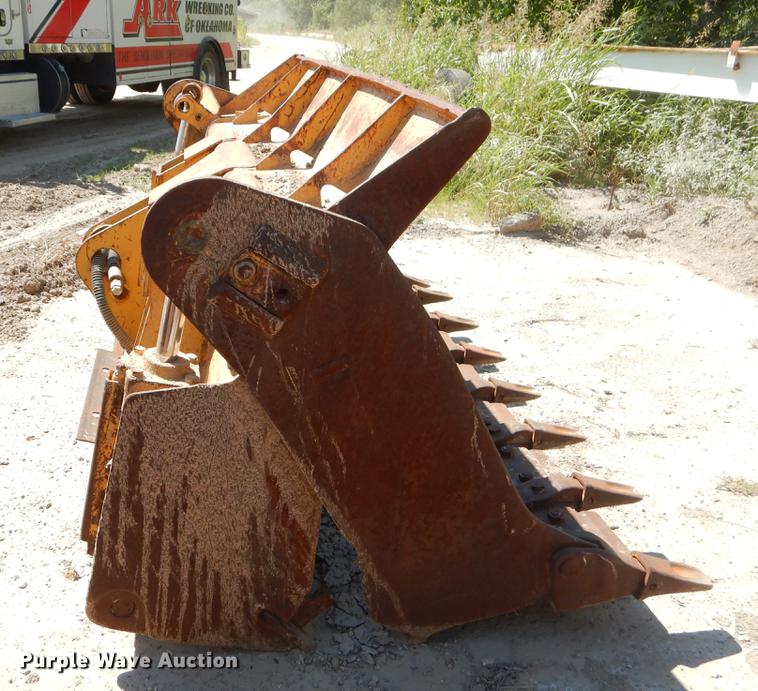 image for item EO9525 98"W clamshell loader bucket