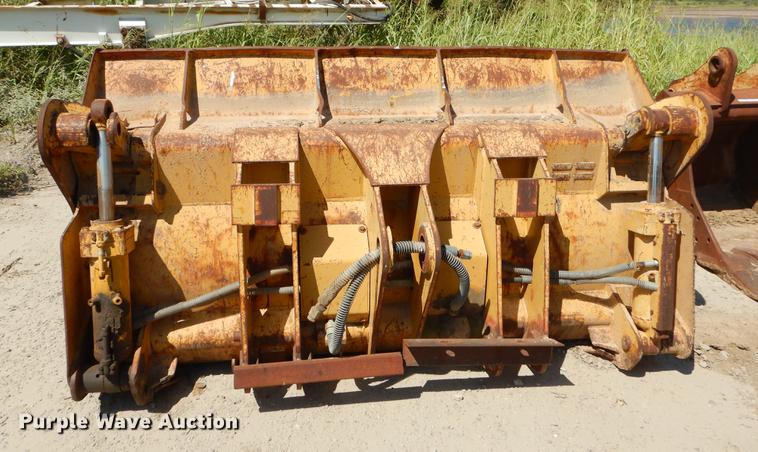 image for item EO9525 98"W clamshell loader bucket