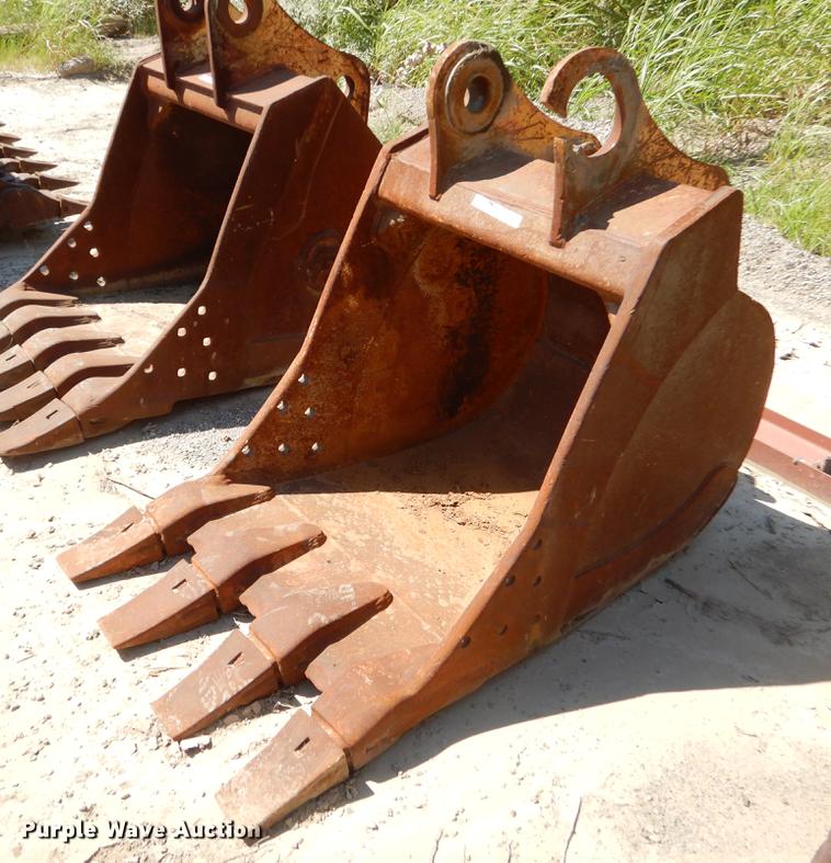 image for item EO9527 34"W bucket