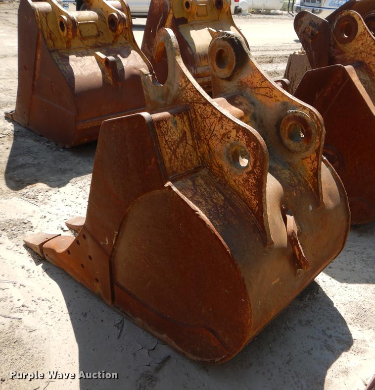 image for item EO9527 34"W bucket