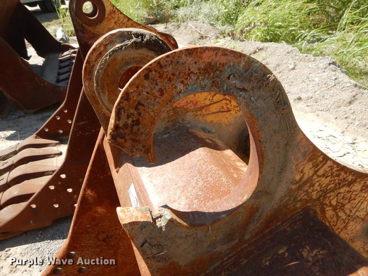 image for item EO9527 34"W bucket