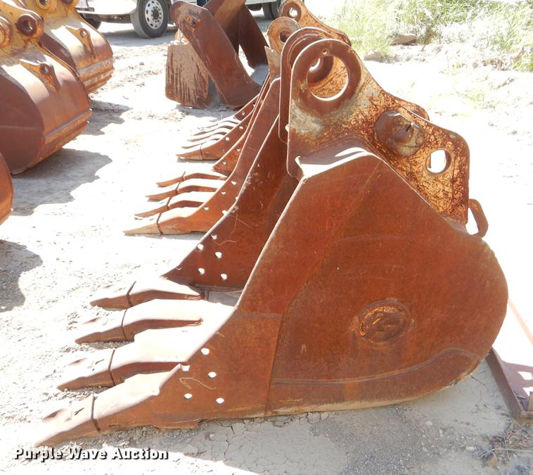 image for item EO9528 33"W bucket