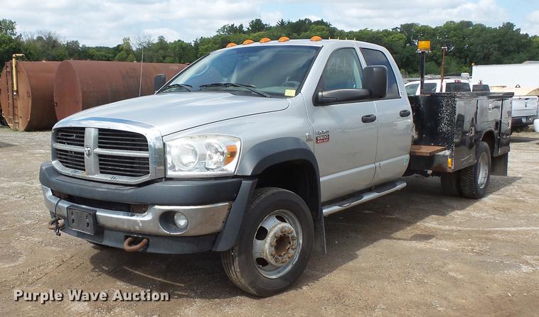 2008 Dodge Ram 5500HD Quad Cab utility truck in Saint