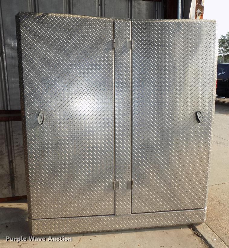 image for item G1304 Diamond back truck cover