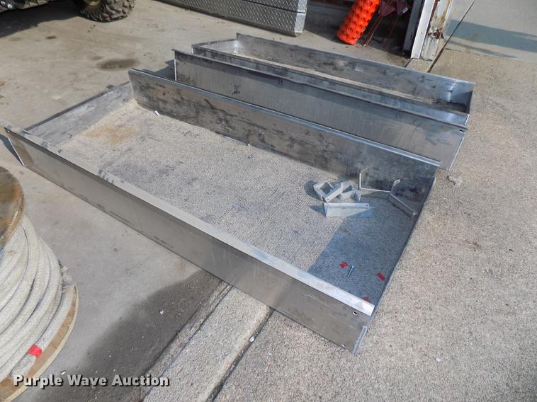 image for item G1304 Diamond back truck cover