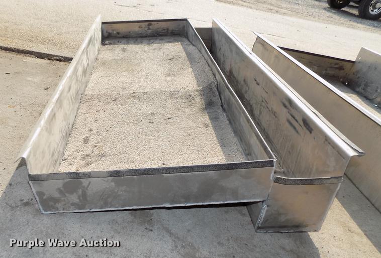 image for item G1304 Diamond back truck cover