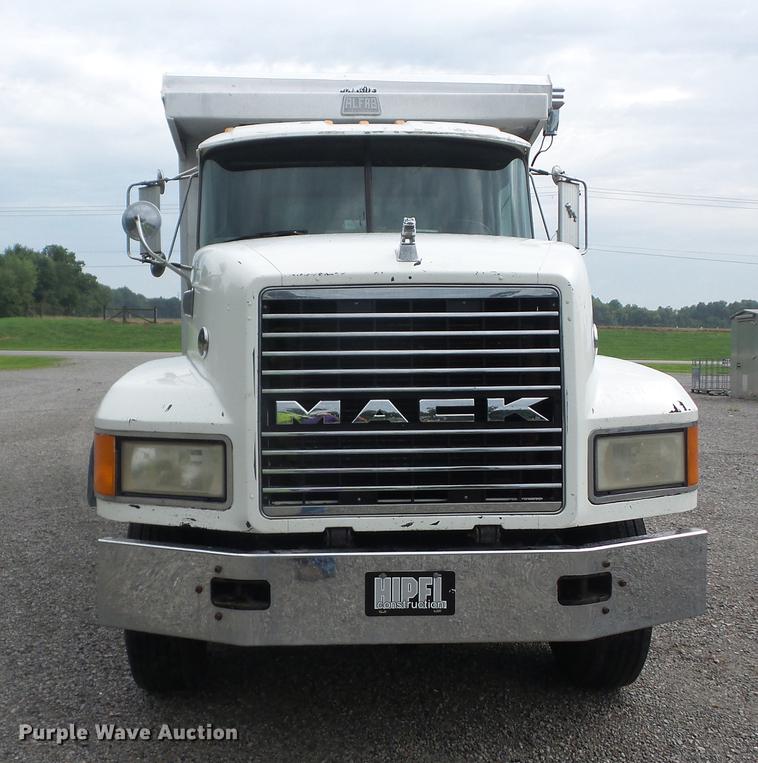 image for item K6258 1997 Mack CL713 dump truck