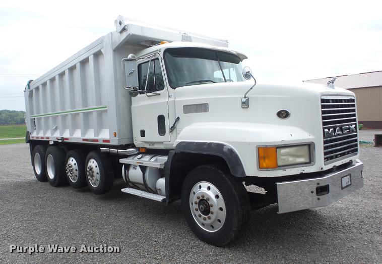 image for item K6258 1997 Mack CL713 dump truck