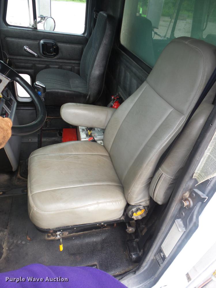 image for item K6258 1997 Mack CL713 dump truck