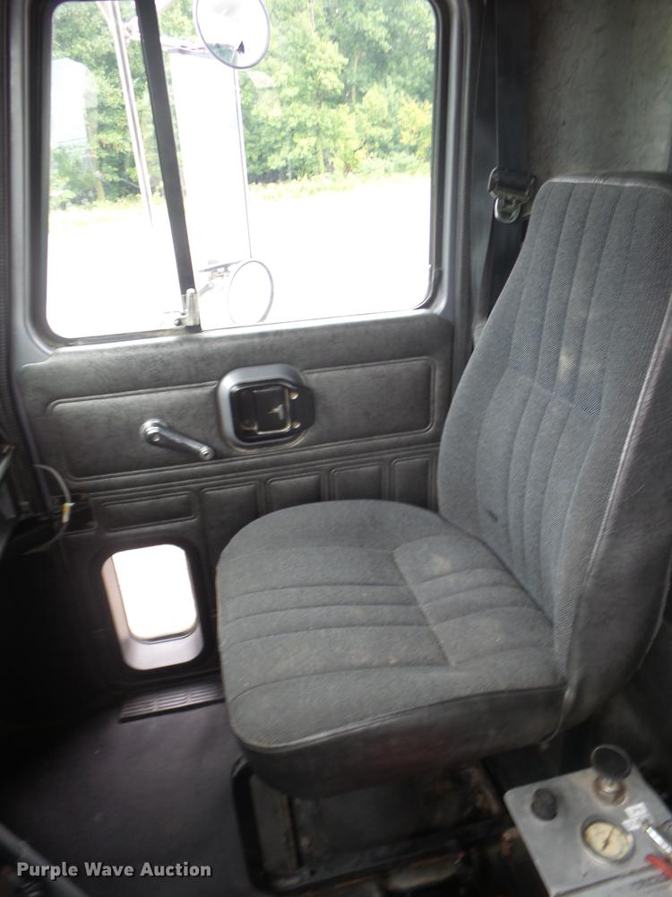 image for item K6258 1997 Mack CL713 dump truck