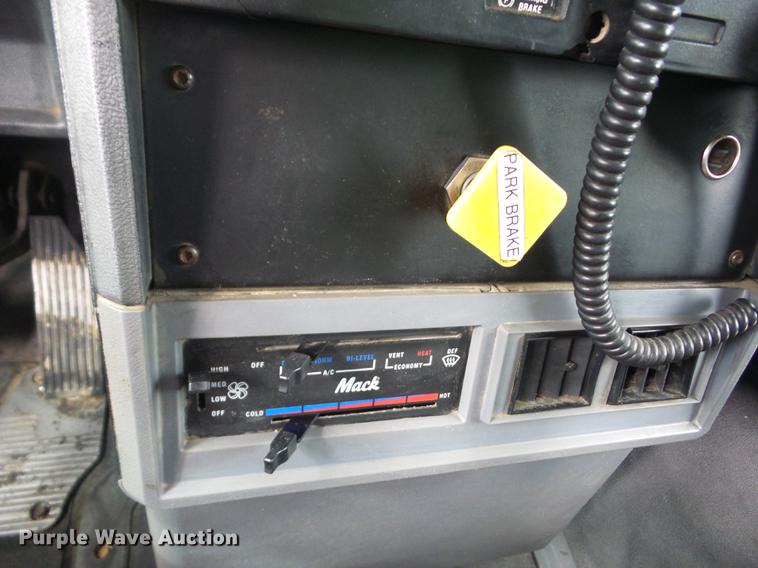 image for item K6258 1997 Mack CL713 dump truck