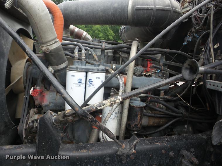 image for item K6258 1997 Mack CL713 dump truck