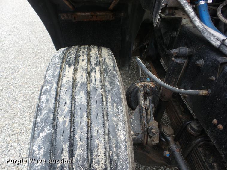 image for item K6258 1997 Mack CL713 dump truck