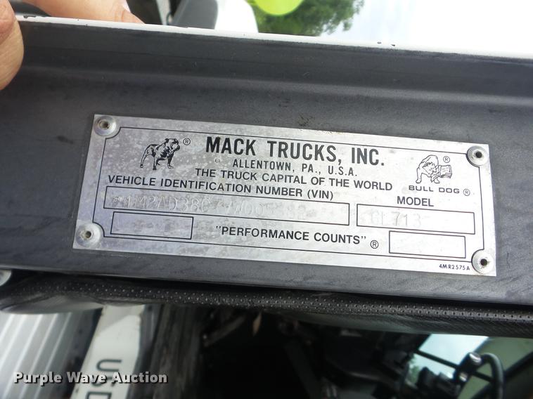 image for item K6258 1997 Mack CL713 dump truck