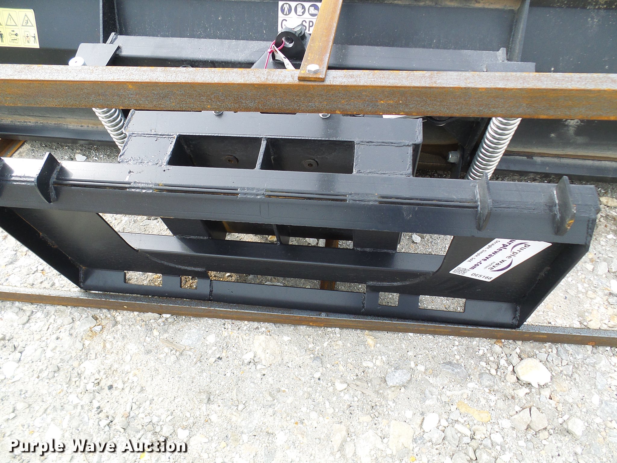 2018 TMG GLSP240 skid steer dozer blade in Columbia, MO Item DE5168