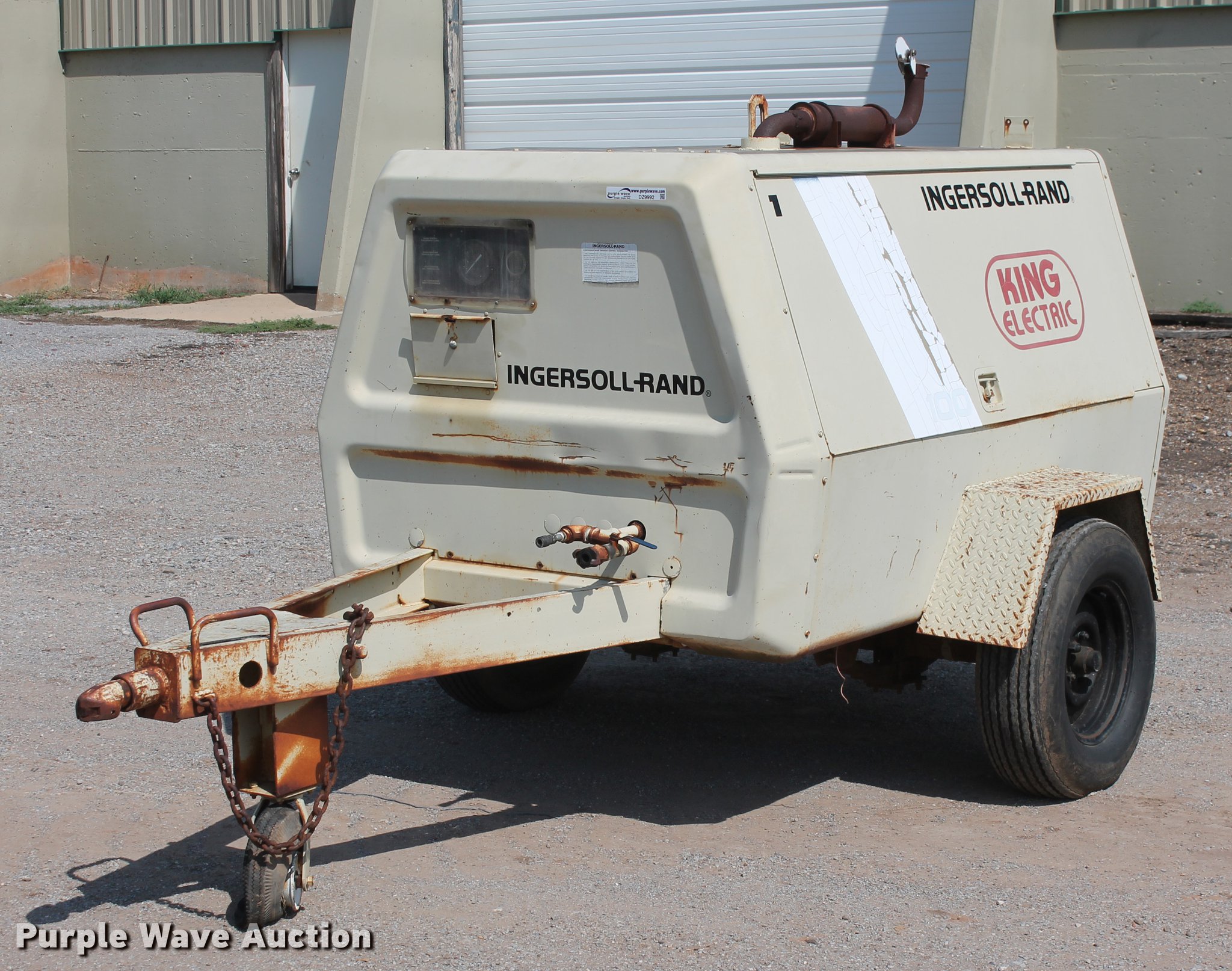 DZ9992 image for item DZ9992 Ingersoll Rand P100BWW air compressor