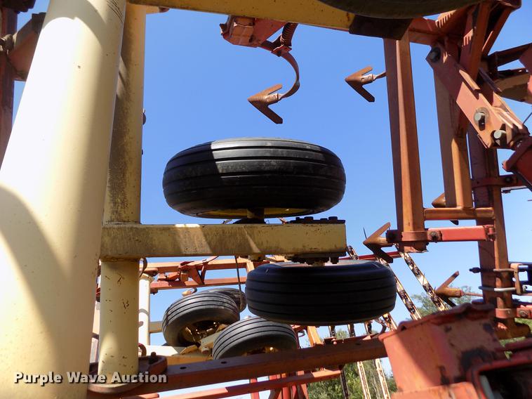 image for item DB9109 Krause 4246 field cultivator