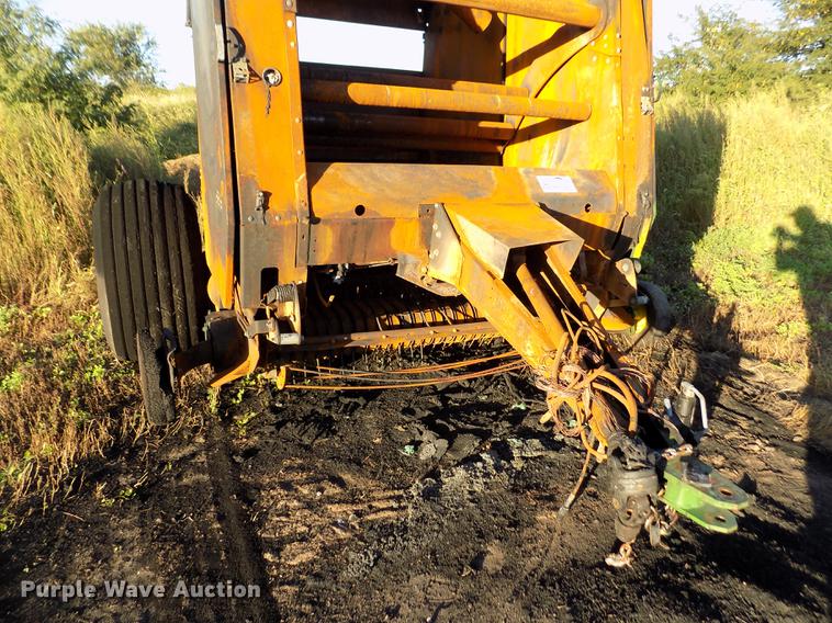 image for item DB9117 2008 John Deere 568 Mega Wide round baler