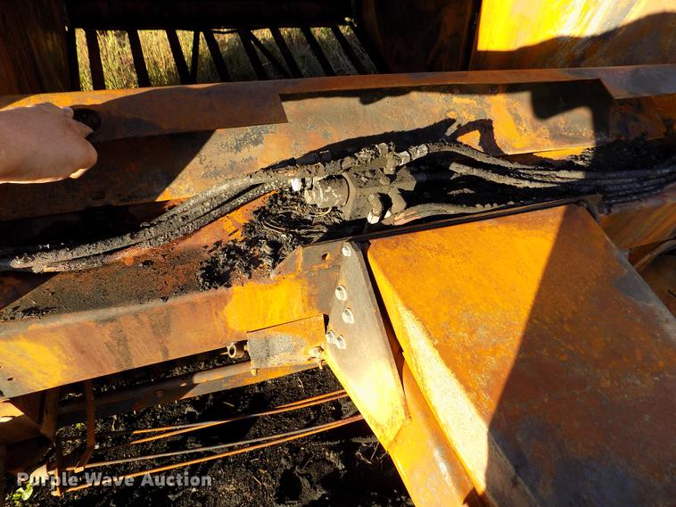 image for item DB9117 2008 John Deere 568 Mega Wide round baler