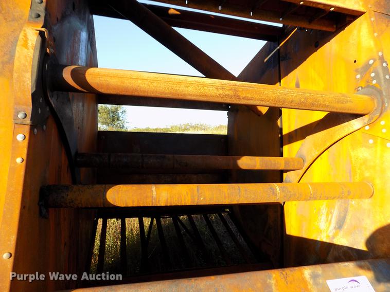 image for item DB9117 2008 John Deere 568 Mega Wide round baler