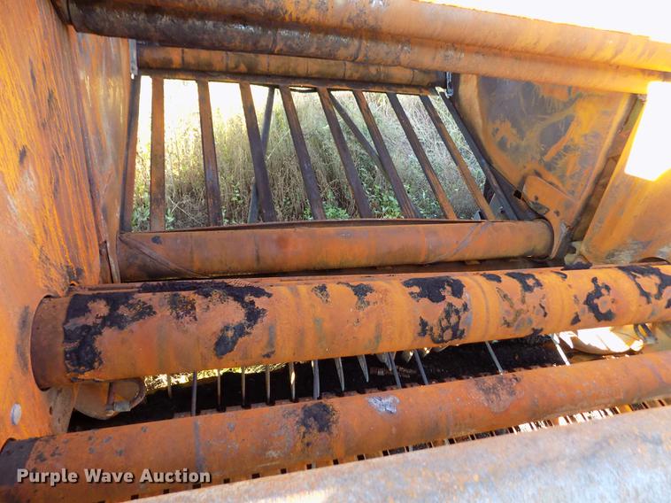 image for item DB9117 2008 John Deere 568 Mega Wide round baler