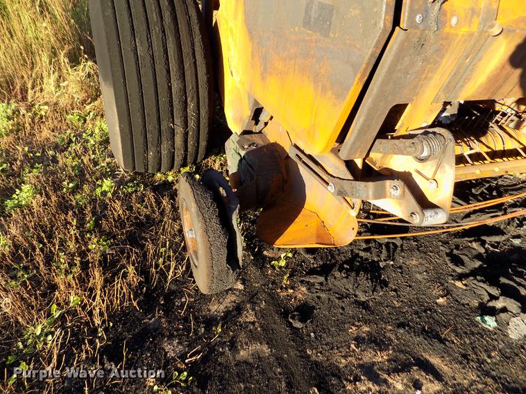 image for item DB9117 2008 John Deere 568 Mega Wide round baler