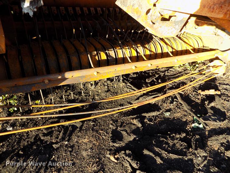 image for item DB9117 2008 John Deere 568 Mega Wide round baler