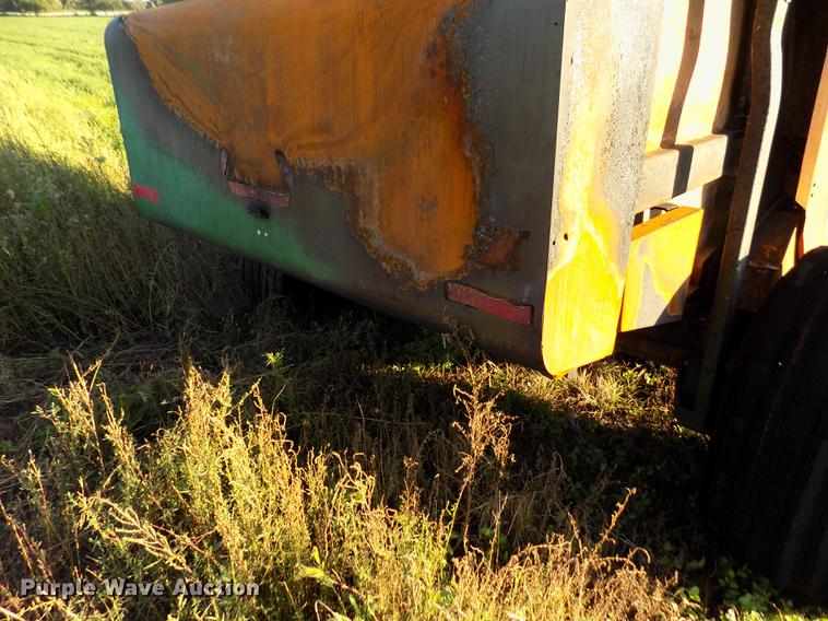 image for item DB9117 2008 John Deere 568 Mega Wide round baler