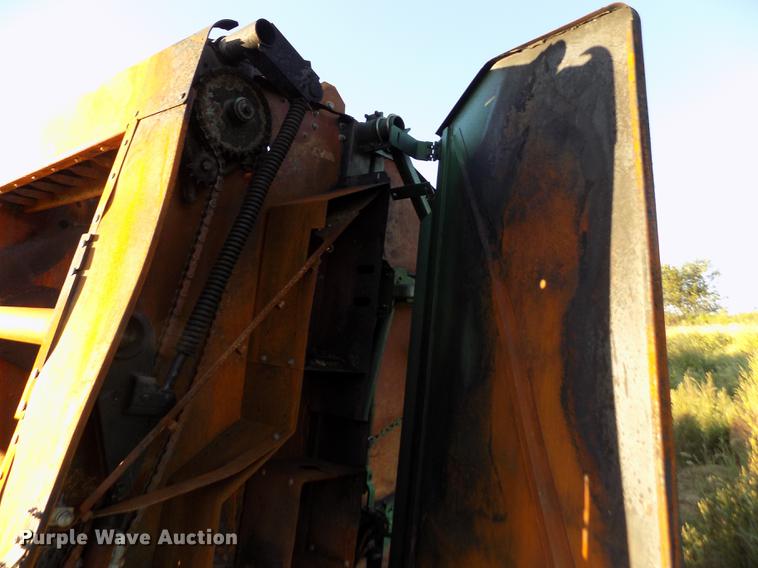 image for item DB9117 2008 John Deere 568 Mega Wide round baler