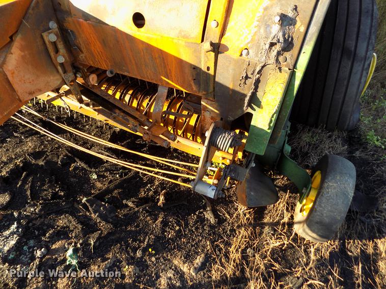 image for item DB9117 2008 John Deere 568 Mega Wide round baler