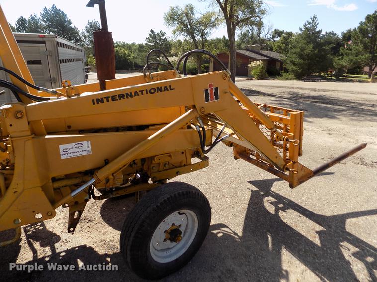 image for item DB9119 International 2424 tractor