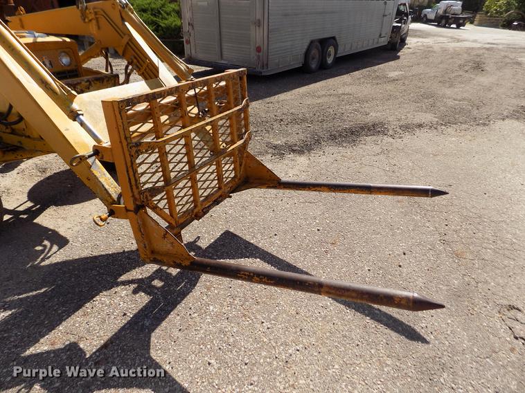 image for item DB9119 International 2424 tractor