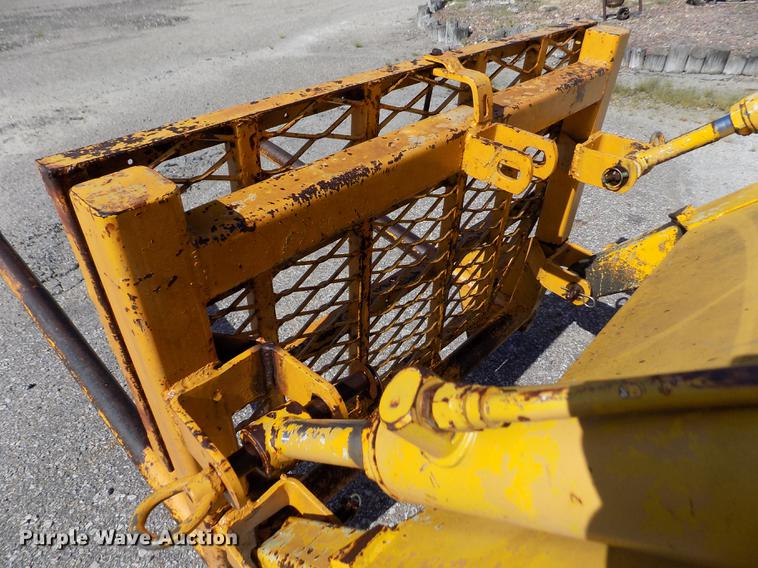 image for item DB9119 International 2424 tractor