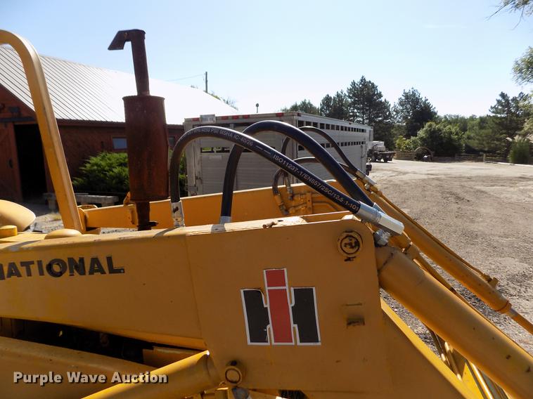 image for item DB9119 International 2424 tractor