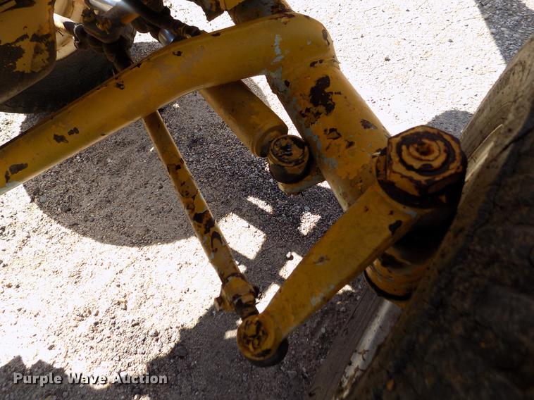 image for item DB9119 International 2424 tractor