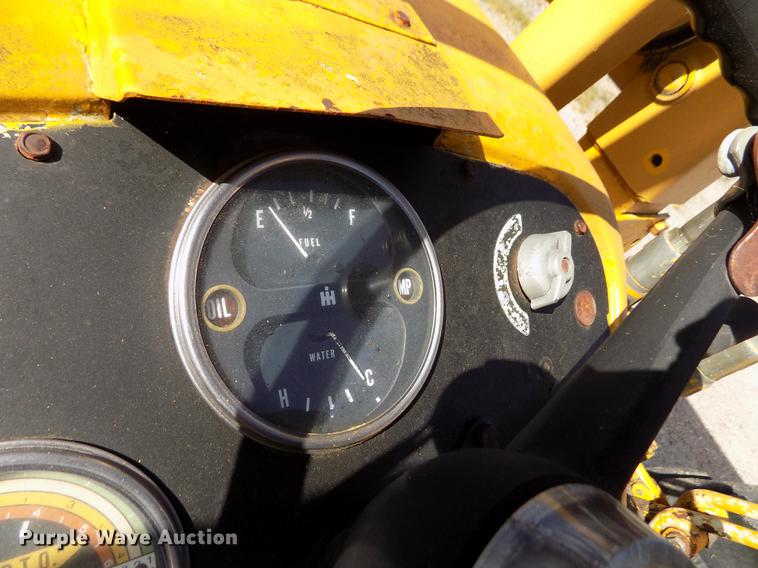 image for item DB9119 International 2424 tractor