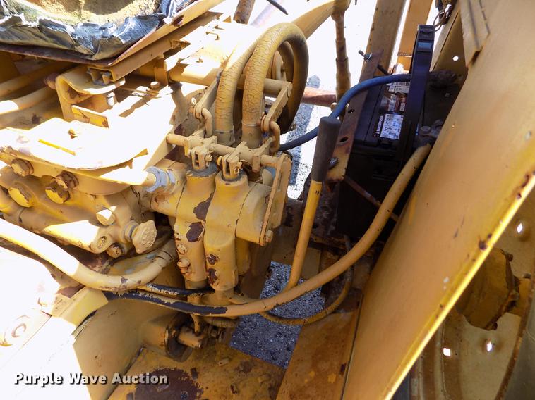 image for item DB9119 International 2424 tractor