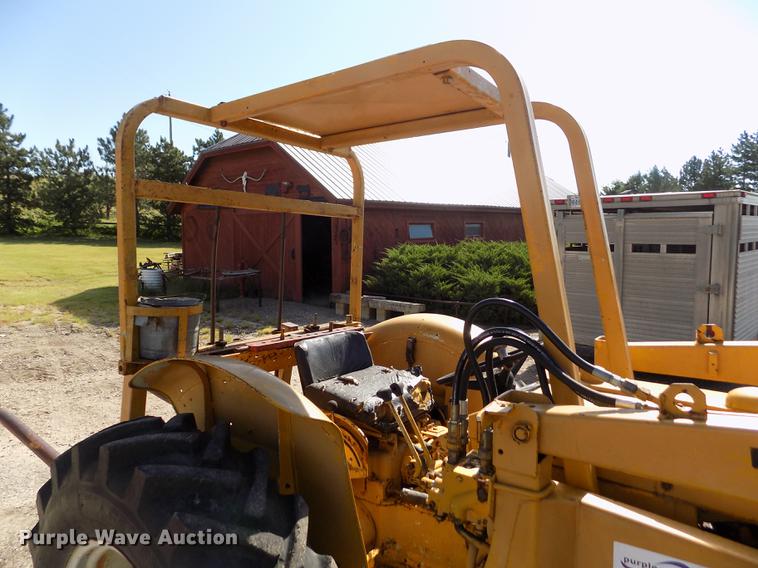 image for item DB9119 International 2424 tractor