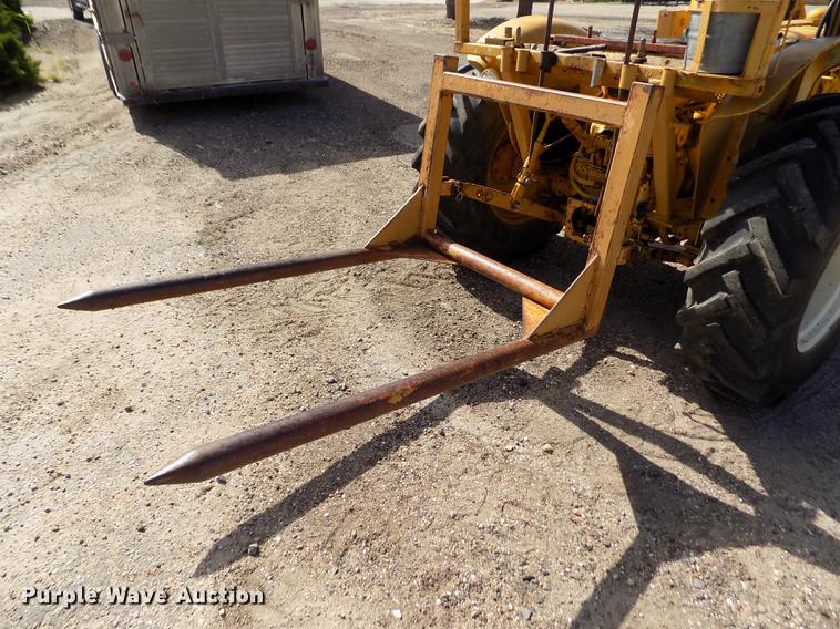 image for item DB9119 International 2424 tractor