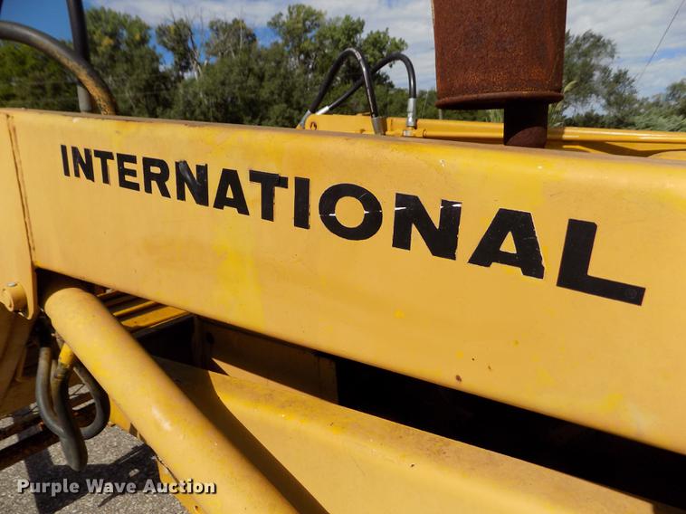 image for item DB9119 International 2424 tractor